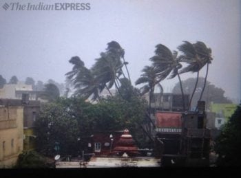 Cyclone Fani makes landfall in India @ Windy Community