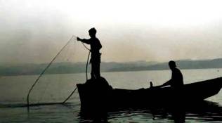 Maharashtra: Fishermen say average fish catch in last 3 months missed, seek compensation