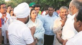 Harsimrat, Warring face more questions from public, but offer no answers