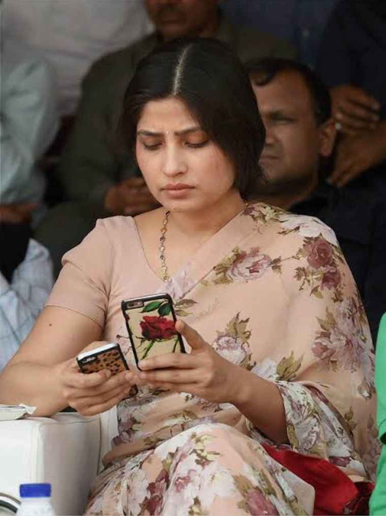 Dimple Yadav, lifestyle, politician, indianexpress.com, poll fashion