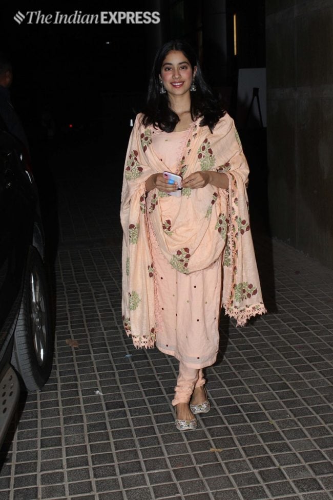 janhvi kapoor photos