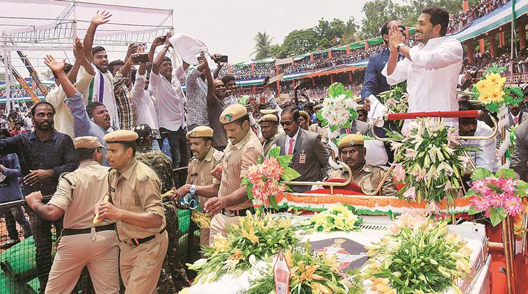 Y S JAgan Reddy, Y S JAgan Reddy swearing-in, Y S JAgan Reddy live updates, Y S JAgan Reddy live video, Y S JAgan Reddy swearing in live, Y S JAgan Reddy swearing live video, andhra pradesh news, vijayawada news, india news
