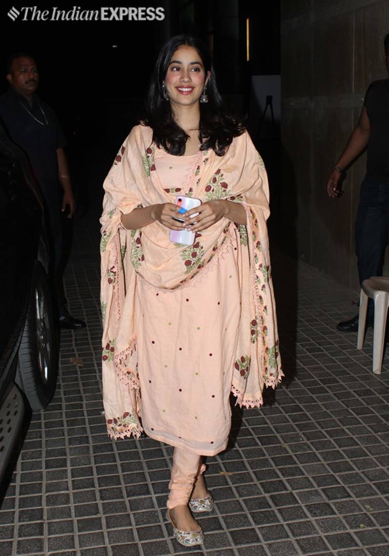 Bollywood ethnic fashion, Janhvi Kapoor, Kiara Advani, Aishwarya Rai Bachchan,