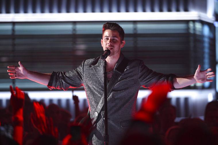nick jonas at billboard music awards
