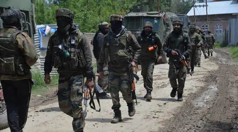 Grenade hurled near police station in Pulwama, several civilians injured 