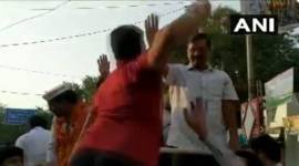 Arvind Kejriwal slap video, arvind kejriwal, arvind kejriwal assaulted, arvind kejriwal slap, arvind kejriwal beaten, arvind kejriwal slapped, arvind kejriwal news