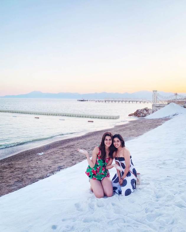 Kriti Sanon enjoys mini vacation in Turkey | Entertainment Gallery News