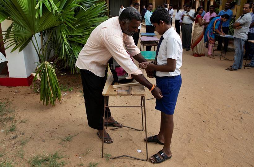 sri lanka schools, sri lanka schools reopen, sri lanka schools photos, Sri Lanka blasts, Sri Lanka attacks, Sri Lankan institutions, Sri Lanka terror attack, Easter church attacks, ISIS attacks, ISIS attacks in Sri Lanka, Sri Lanka militant attacks, Sri Lanka Easter attacks, world news, Indian Express