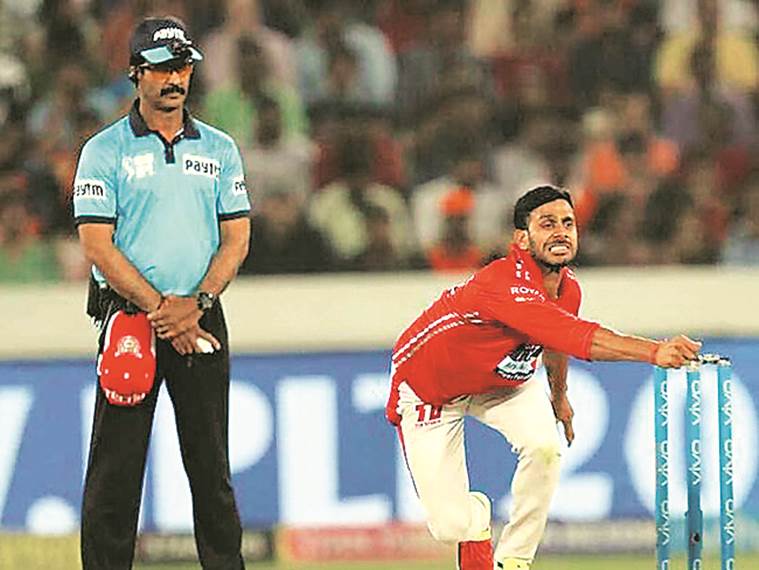 Manoj Tiwary , Manoj Tiwary on world cup, Manoj Tiwary bowling, Kedar Jadhav,Kedar Jadhav bowling,Kedar Jadhav bowling action, cricket news, indian express