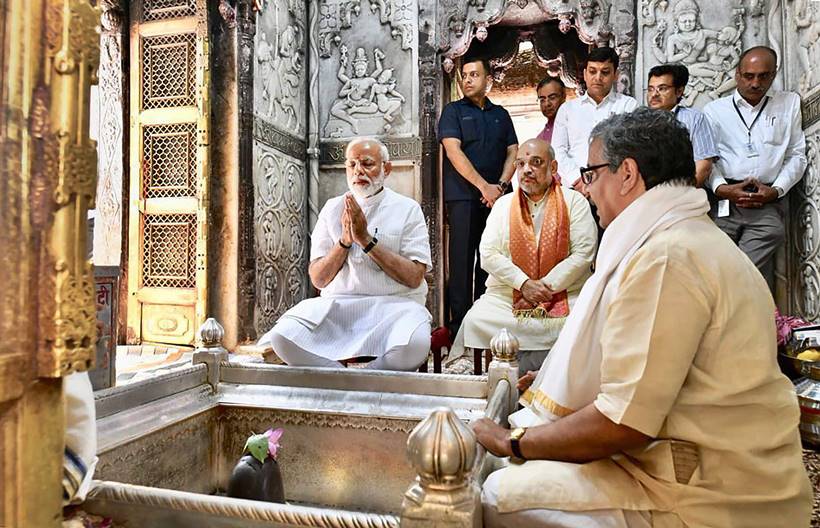 Narendra Modi, Modi in Varanasi, Modi in Varanasi photos, PM Modi in Varanasi, BJP, Amit Shah, Modi road show, kashi Vishwanath, Modi varanasi results, India news, Indian Express