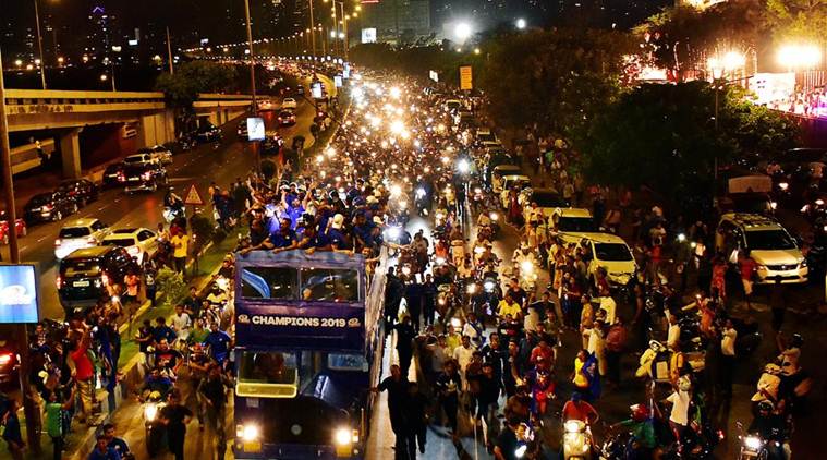 IPL 2019: Fans pour out on streets as Mumbai Indians take victory lap in open bus