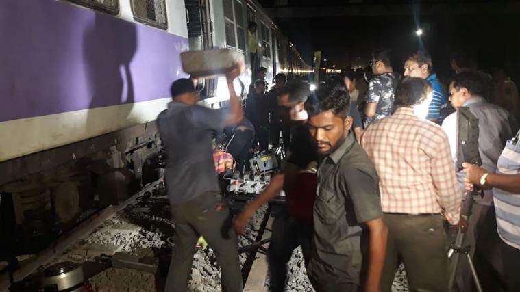 mumbai local train, mumbai local train derail, mumbai train derail, kurla railway station, mumbai train accident, central railways, Chhatrapati Shivaji Maharaj Terminus, csmt