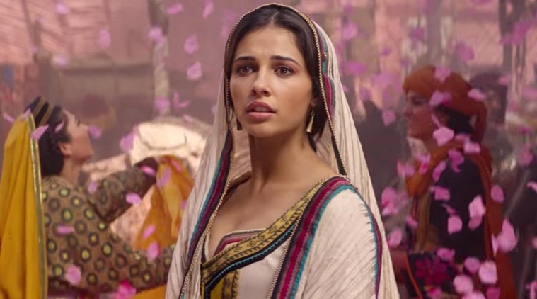naomi scott in aladdin