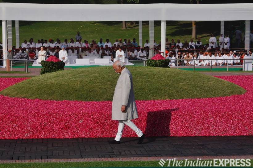 jawaharlal nehru death anniversary, nehru death anniversary photos, shanti vanm, rahul gandhi, sonia gandhi, hamid ansari, pranab mukherjee, manmohan singh, pm modi, congess pays homage, india news, indian express