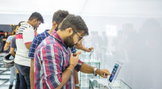 oneplus pop up store, oneplus pop up store delhi, oneplus pop up store address, oneplus 7 pro, oneplus 7 pro features, oneplus 7 pro hands on, oneplus 7 pro popup store, oneplus 7 pro pop up store, oneplus 7 pro pop up store delhi