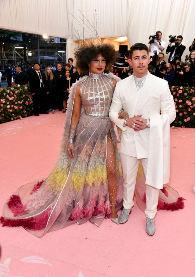 priyanka nick met gala