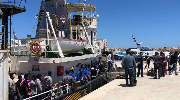 migrants drow, libyan coast, boat capsized off libyan coast, Mediterranean, rescue boat, migrants dead, migrants rescued, world news, indian express