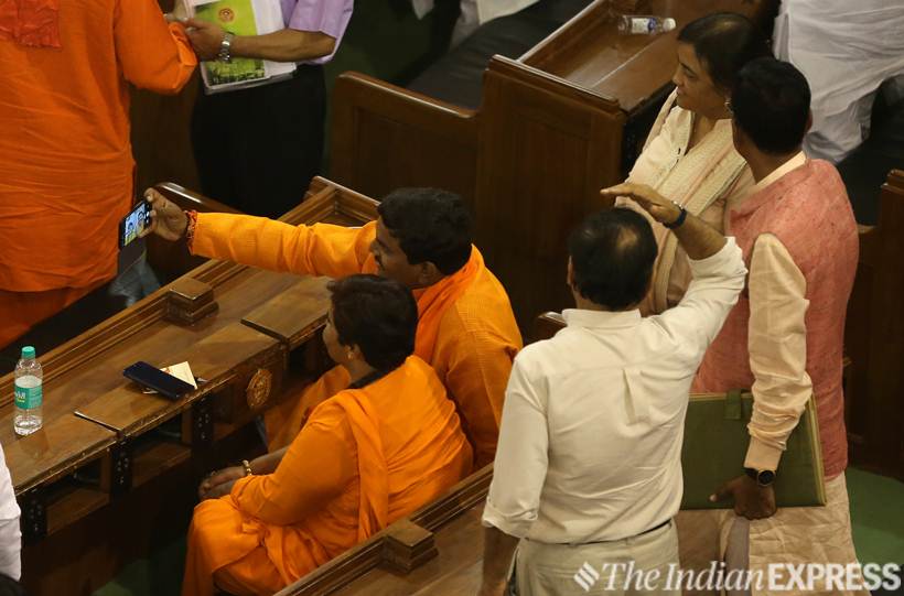 Narendra Modi, Narendra Modi speeches, Lok sabha elections BJP, BJP, PM Modi, Modi parliament speech, Lok Sabha election results, LK Advani, india news, Indian Express