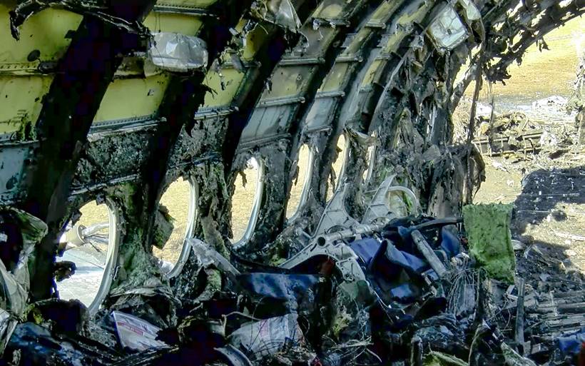 Russian passenger plane fire, Russia plane fire, russian plane fire photos, Russia plane crash, Aeroflot passenger plane fire, plane catches fire, Russian plane fire dead, Russian plane fire death toll, World news, Indian Express