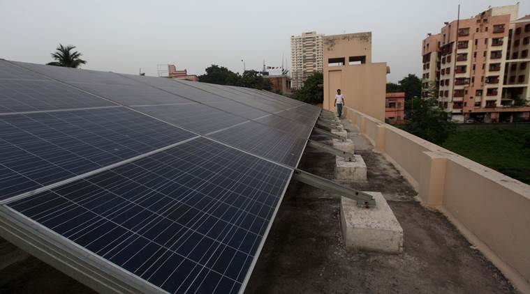 Energy, Articles, Universe, Energy conversion, Renewable energy, Energy policy, Physical chemistry, Solar cell, Solar power in Israel, 100% renewable energy, professor, University of Toledo, silicon photovoltaic technology, energy crisis, United States, Yanfa