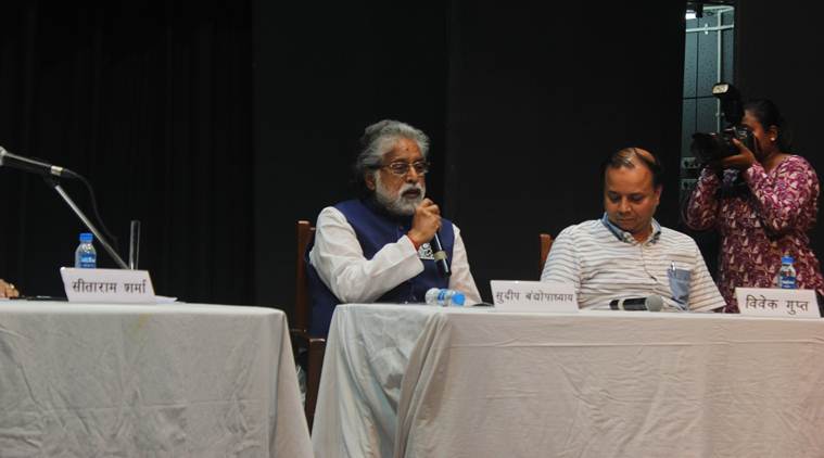 mamata banerjee narendra modi, mamata banerjee, narendra modi, pm modi, pm modi in bengal, bengal elections, lok sabha elections in west bengal, west bengal lok sabha elections, kolkata, pm modi in kolkata, amit shah in kolkata, bjp bengal, elections in kolkata, hindu voters in bengal, hindu voters in kolkata, polarisation, polarisation in bengal, mamata appeasement politics