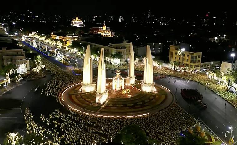 Newly crowned Thai king carried through Bangkok in royal procession ...