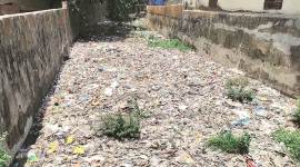 thane nullah 759×422 With Thane nullahs brimming and desilting pending, locals fear water may breach walls, enter their houses