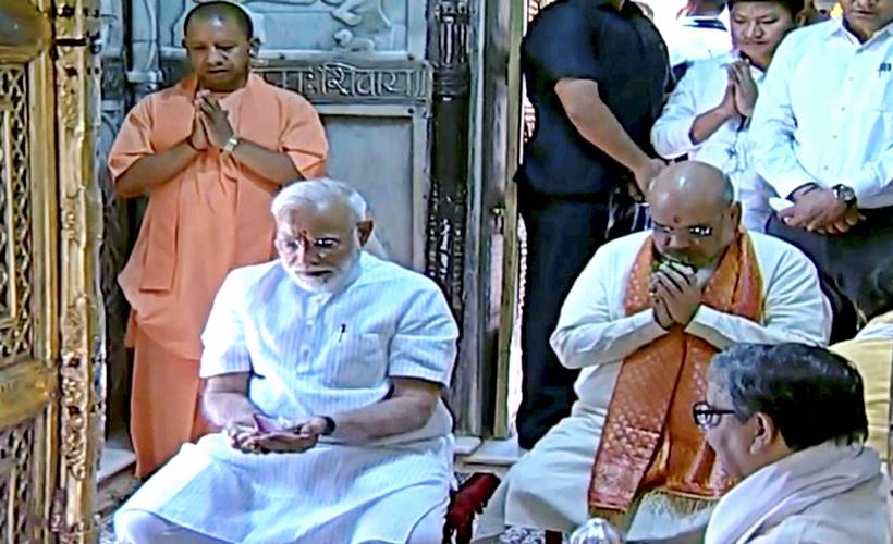 Narendra Modi, Modi in Varanasi, Modi in Varanasi photos, PM Modi in Varanasi, BJP, Amit Shah, Modi road show, kashi Vishwanath, Modi varanasi results, India news, Indian Express