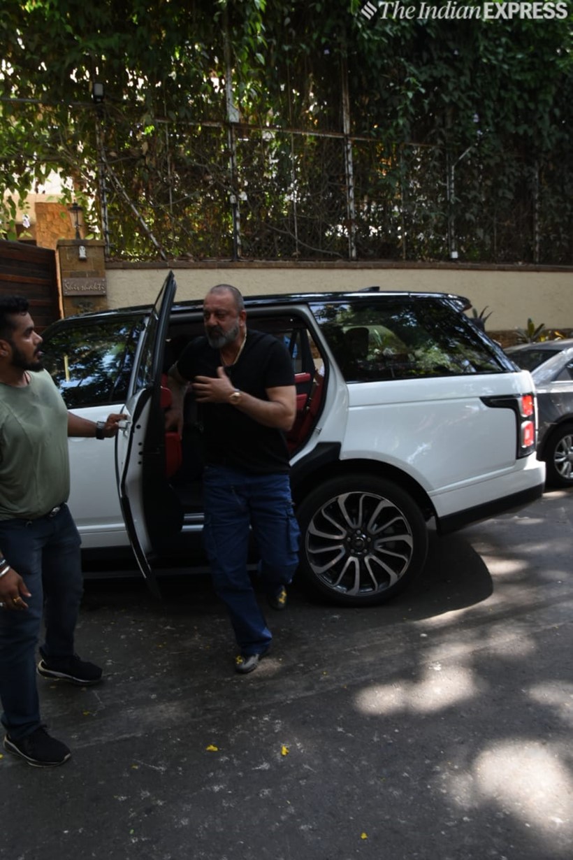 sanjay dutt at ajay devgn house
