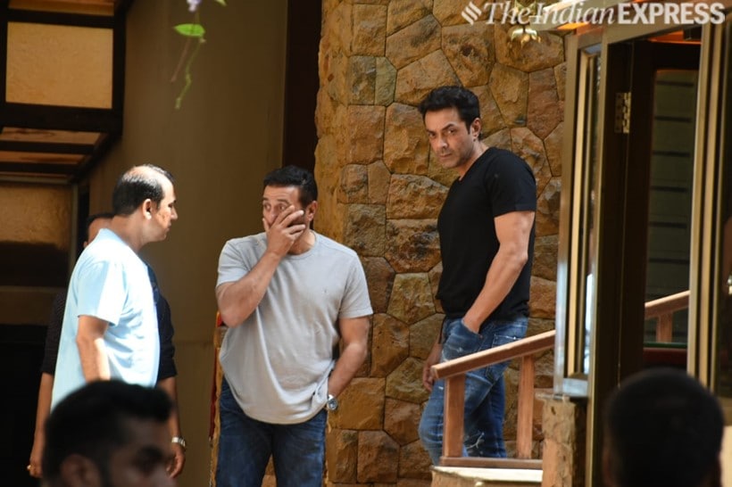sunny deol and bobby deol at ajay devgn house