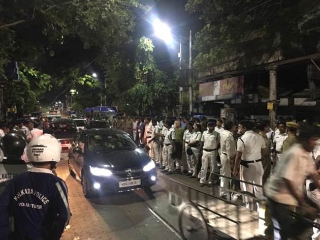 amit shah roadshow violence, amit shah rally clashes, amit shah roadshow fire, amit shah rally fire, amit shah, amit shah kolkata roadshow, amit shah kolkata rally, amit shah bengal rally, amit shah kolkata, kolkata election news