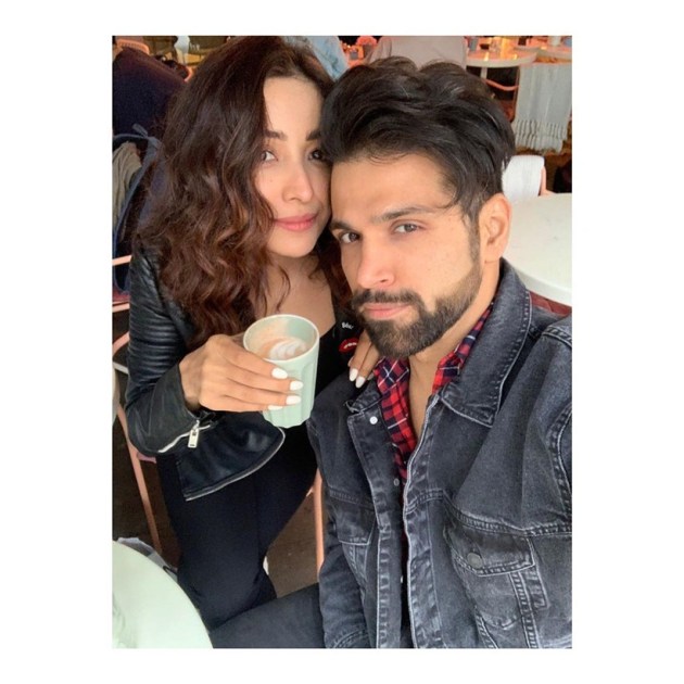 asha negi with rithvik dhanjani