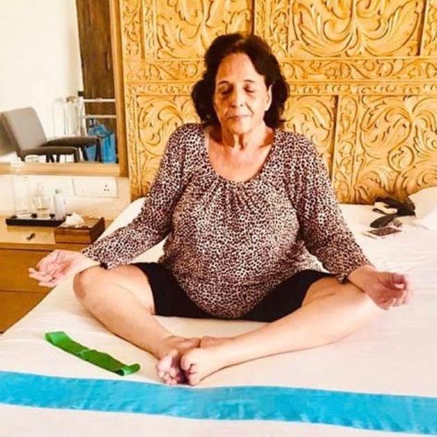 International Yoga Day, Yoga Day, Akshay Kumar, Jacqueline Fernandez, Parineeti Chopra, Hema Malini, Sidharth Malhotra, Tusshar Kapoor, Anupam Kher, Sidharth Malhotra, Farah Khan, Sonu Sood, Vivek Anand Oberoi, International Yoga Day photos, celebs International Yoga Day photos