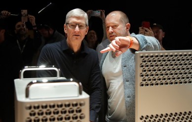 apple designer johnny ive, jony ive apple, apple jony ive quits, jony ive quits apple, jony ive iphone designer, jony ive designer