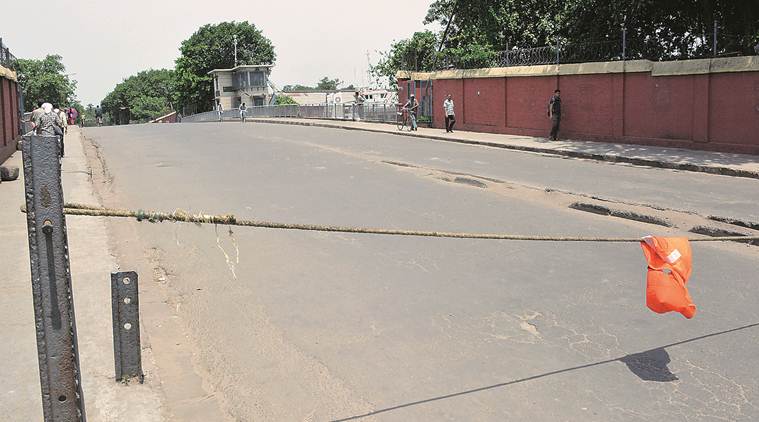 Khidderpore Dock: Snag hits Bascule bridge; vehicles, ships affected