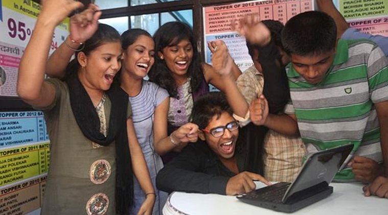 candidates can check the results through official webistes, mahresult.nic.in, result.mkcl.org, maharastraeducation.com, hscresult.mkcl.org