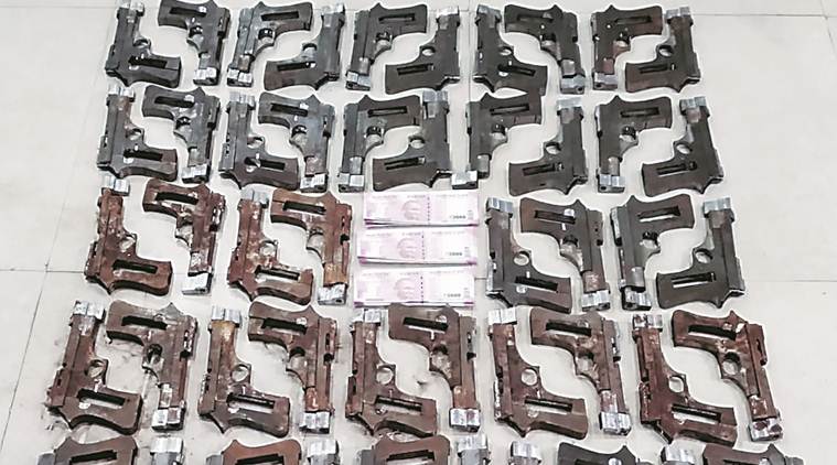 Kolkata: Three arrested with fake notes, firearms