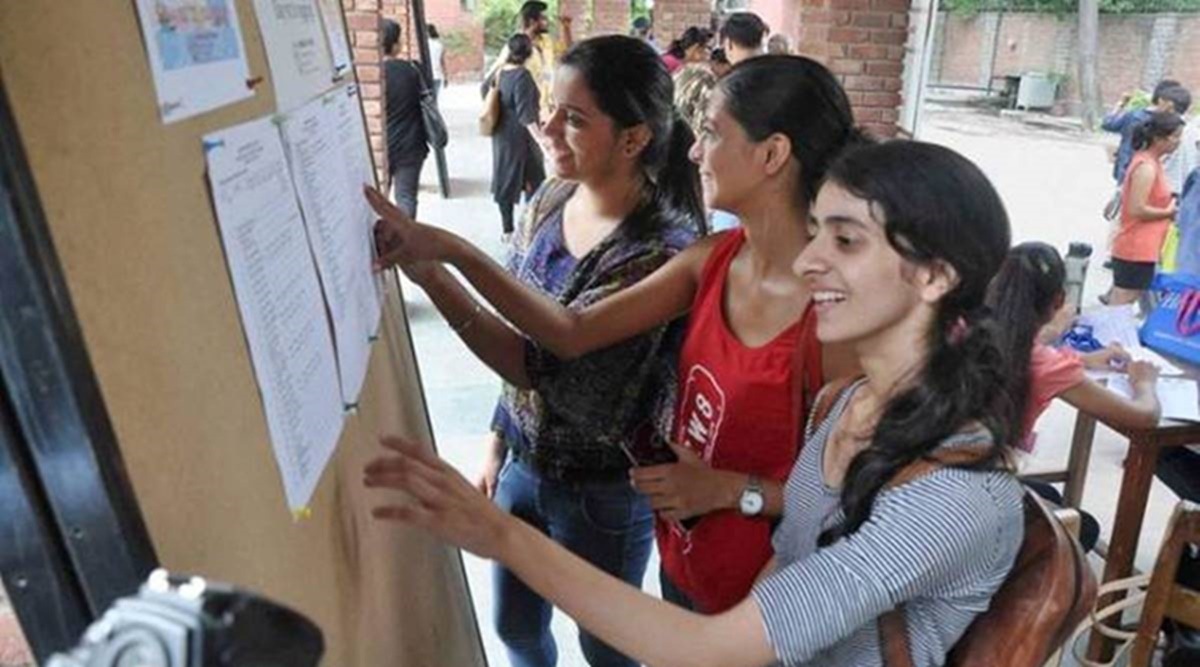 DU mulls early cut-offs for students to weigh options