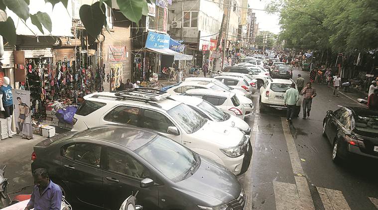 Delhi, Delhi news, RWA, Resident welfare association, parking woes in Delhi, delhi parking, delhi parking crisis, delhi roads, delhi parking draft, India news, Indian Express