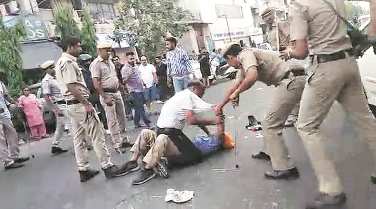 Delhi, Delhi news, Delhi tempo driver video, Delhi tempor driver police video, Delhi police, Delhi police news, Delhi police video, Indian Express