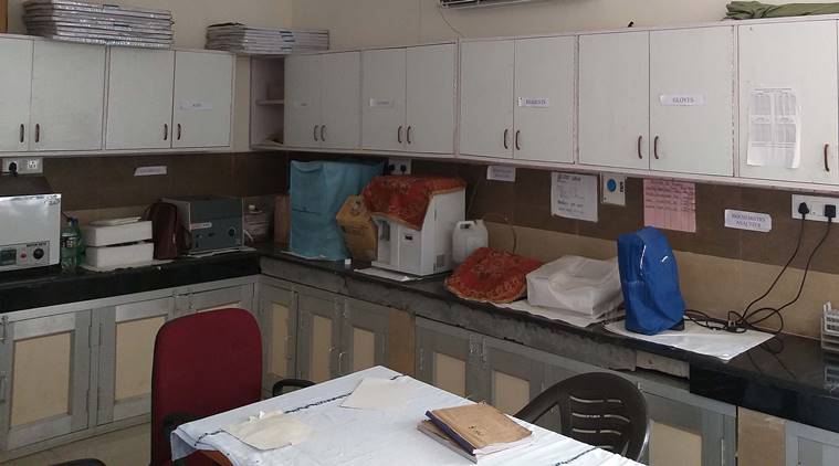 chandigarh, chandigarh news, sarangpur, sarangpur dispensary, civil dispensary sarangpur, sarangpur dispensary power cut, power cut sarangpur dispensary, saranpur dispensary power supply, india news, indian express news