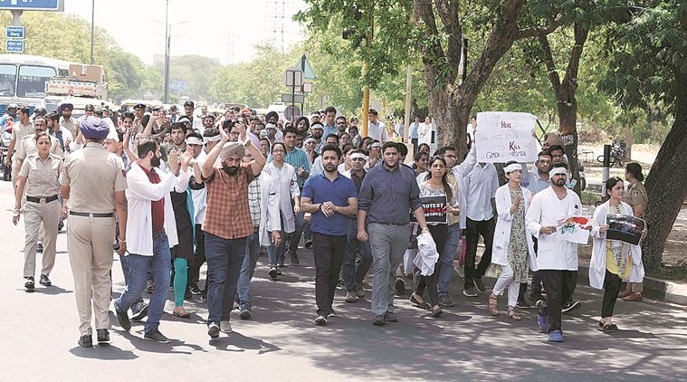 Chandigarh, Chandigarh news, Doctors strike, Chandigarh doctors strike, Doctors protest, doctors march, West Bengal doctors protest, Association of Resident Doctors, AIIMS, AIMMS doctors march, Indian Express news, Latest news