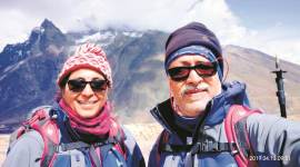 everest everest deaths, mount everest death, oxygen cylinder, couple in everest, expedition, mt everest, indian express