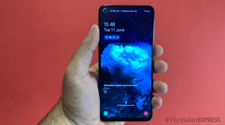 Samsung galaxy m40 cheap sports a inch display