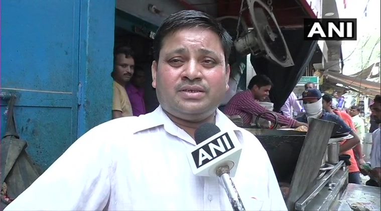 kachori, kachori seller, up kachori seller, aligarh kachori seller, kachori seller earns 60 lakh, kachori shop raided, gst, gst act, india news, latest news