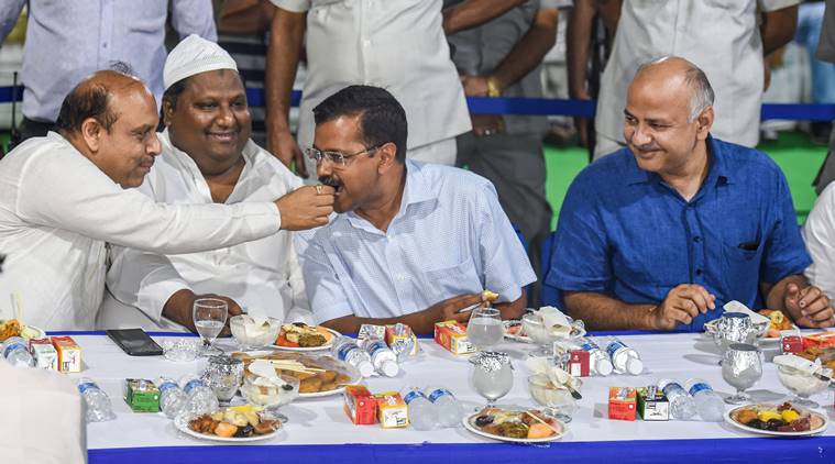 vijender goyal, arvind kejriwal, manish sisodia, defamation case, delhi cm, iftar party, fir, delhi bjp, delhi news, indian express