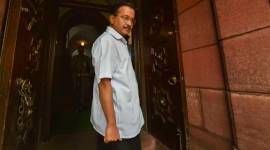 Odd-even, free masks: Experts meet CM Arvind Kejriwal to discuss pollution