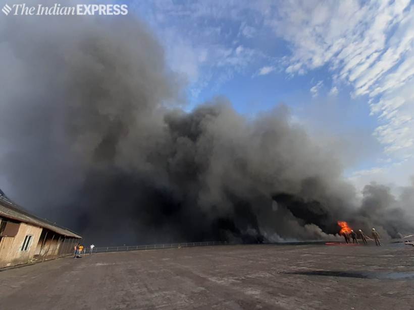 Fire near Howrah Bridge in Kolkata