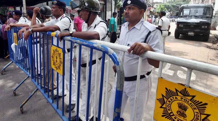 kolkata police, kolkata traffic, 20 wheelers banned in kolkata, kolkata news