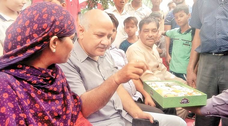 Delhi, Delhi news, Delhi cleaner wedding, Delhi secretariat cleaner daughter wedding, Manish Sisodia wedding, Manish Sisodia, Manish Sisodia Delhi